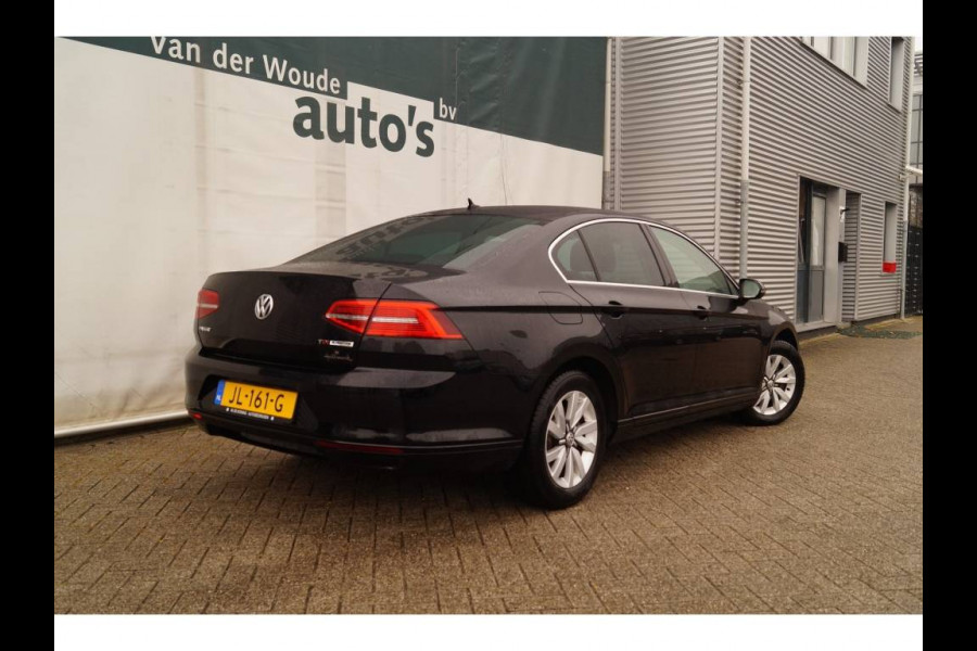 Volkswagen Passat 1.6 TDI DSG Highline -NAVI-ECC-PDC-