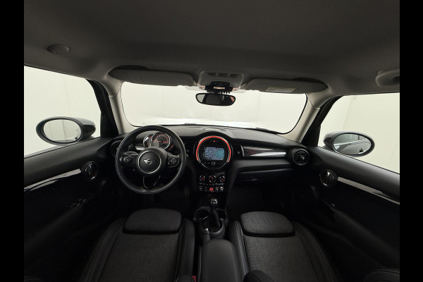 MINI Mini 1.5T 136PK Cooper Chili Navi Park-Assist Pdc-a+v WiFi-vb. Connected-Navi 1/2 Leer -Sport stoelen+Verwarmd Cruise Control LED-v+a Stoelverwarming  17"Lmv DAB Chroomline MINI Mini 1.5T 136PK Cooper Chili Navi Park-Assist Pdc-a+v WiFi-vb. Connected-Navi 1/2 Leer -Sport stoelen+Verwarmd Cruise Control LED-v+a Stoelverwarming  17"Lmv DAB Chroomline