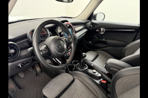MINI Mini 1.5T 136PK Cooper Chili Navi Park-Assist Pdc-a+v WiFi-vb. Connected-Navi 1/2 Leer -Sport stoelen+Verwarmd Cruise Control LED-v+a Stoelverwarming  17"Lmv DAB Chroomline MINI Mini 1.5T 136PK Cooper Chili Navi Park-Assist Pdc-a+v WiFi-vb. Connected-Navi 1/2 Leer -Sport stoelen+Verwarmd Cruise Control LED-v+a Stoelverwarming  17"Lmv DAB Chroomline