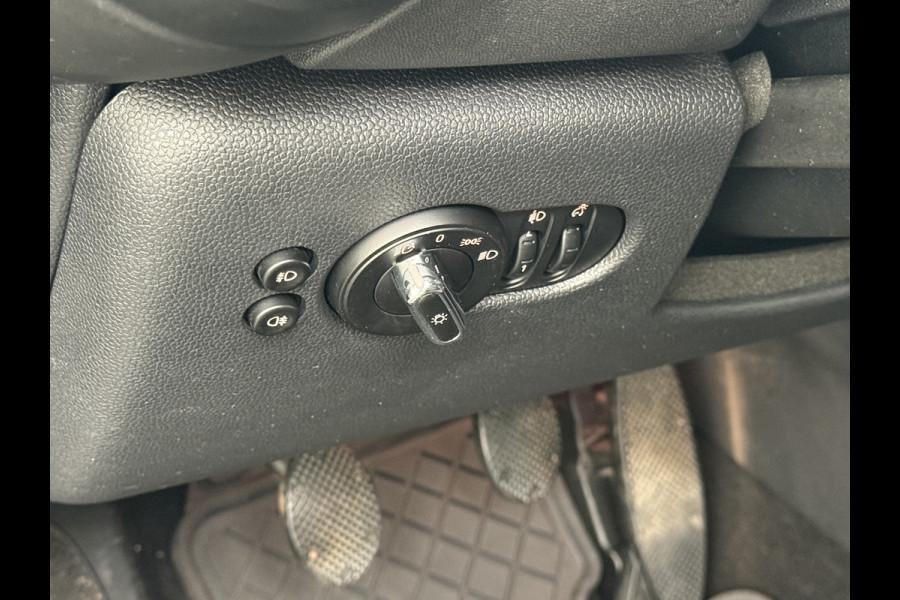 MINI Mini 1.5T 136PK Cooper Chili Navi Park-Assist Pdc-a+v WiFi-vb. Connected-Navi 1/2 Leer -Sport stoelen+Verwarmd Cruise Control LED-v+a Stoelverwarming  17"Lmv DAB Chroomline MINI Mini 1.5T 136PK Cooper Chili Navi Park-Assist Pdc-a+v WiFi-vb. Connected-Navi 1/2 Leer -Sport stoelen+Verwarmd Cruise Control LED-v+a Stoelverwarming  17"Lmv DAB Chroomline