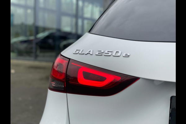 Mercedes-Benz GLA 250 e Hybride AMG Night Pakket Panorama Ambient Light Mercedes-Benz GLA 250 e Hybride AMG Night Pakket Panorama Ambient Light