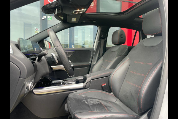 Mercedes-Benz GLA 250 e Hybride AMG Night Pakket Panorama Ambient Light Mercedes-Benz GLA 250 e Hybride AMG Night Pakket Panorama Ambient Light