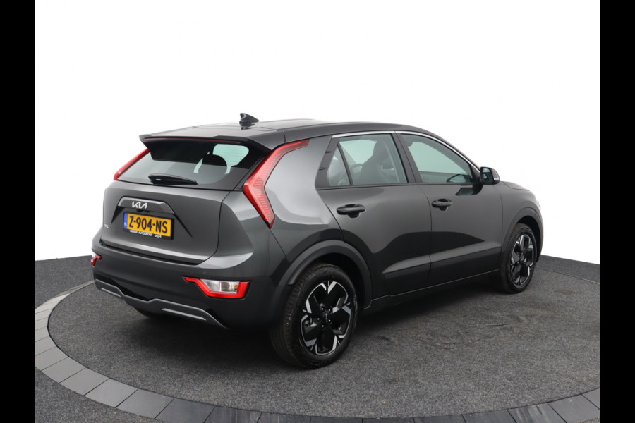 Kia Niro EV Light Edition 64.8 kWh - Navigatie - Climate Control - Apple Carplay/Android Auto - Fabrieksgarantie tot 05-2031 Kia Niro EV Light Edition 64.8 kWh - Navigatie - Climate Control - Apple Carplay/Android Auto - Fabrieksgarantie tot 05-2031