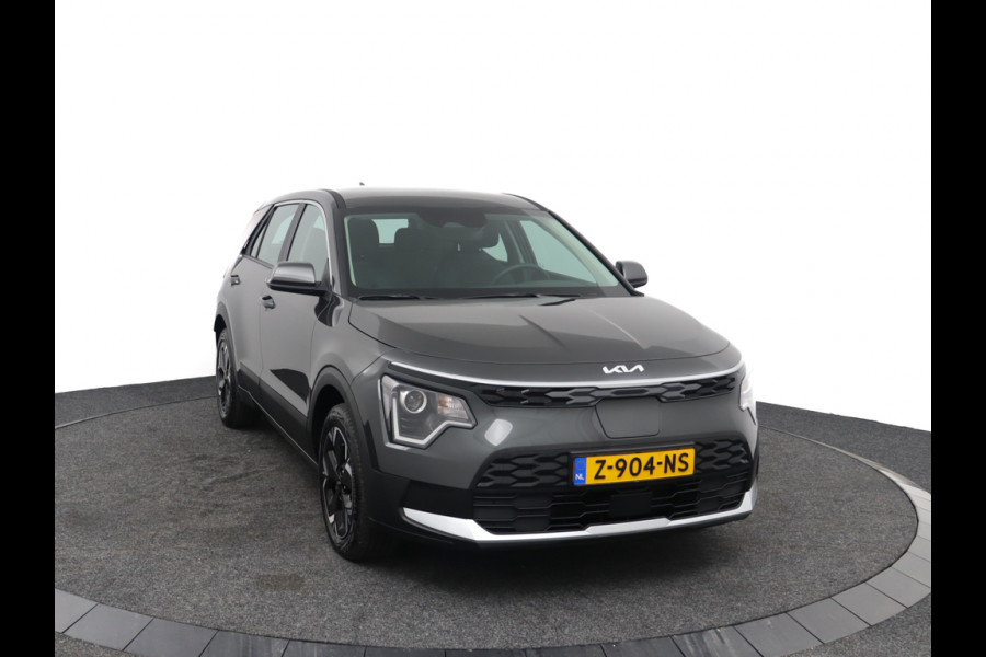 Kia Niro EV Light Edition 64.8 kWh - Navigatie - Climate Control - Apple Carplay/Android Auto - Fabrieksgarantie tot 05-2031 Kia Niro EV Light Edition 64.8 kWh - Navigatie - Climate Control - Apple Carplay/Android Auto - Fabrieksgarantie tot 05-2031
