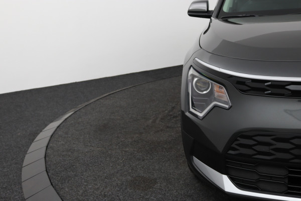 Kia Niro EV Light Edition 64.8 kWh - Navigatie - Climate Control - Apple Carplay/Android Auto - Fabrieksgarantie tot 05-2031 Kia Niro EV Light Edition 64.8 kWh - Navigatie - Climate Control - Apple Carplay/Android Auto - Fabrieksgarantie tot 05-2031