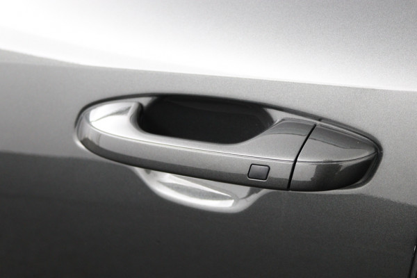 Kia Niro EV Light Edition 64.8 kWh - Navigatie - Climate Control - Apple Carplay/Android Auto - Fabrieksgarantie tot 05-2031 Kia Niro EV Light Edition 64.8 kWh - Navigatie - Climate Control - Apple Carplay/Android Auto - Fabrieksgarantie tot 05-2031