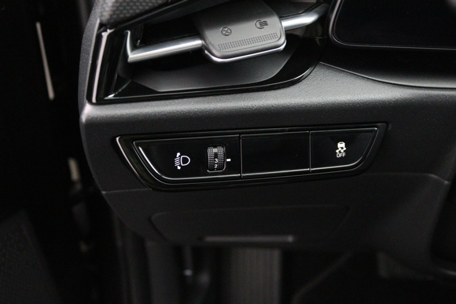 Kia Niro EV Light Edition 64.8 kWh - Navigatie - Climate Control - Apple Carplay/Android Auto - Fabrieksgarantie tot 05-2031 Kia Niro EV Light Edition 64.8 kWh - Navigatie - Climate Control - Apple Carplay/Android Auto - Fabrieksgarantie tot 05-2031