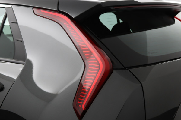 Kia Niro EV Light Edition 64.8 kWh - Navigatie - Climate Control - Apple Carplay/Android Auto - Fabrieksgarantie tot 05-2031 Kia Niro EV Light Edition 64.8 kWh - Navigatie - Climate Control - Apple Carplay/Android Auto - Fabrieksgarantie tot 05-2031