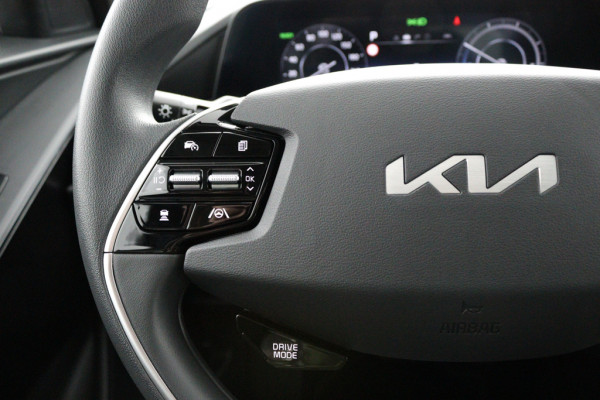 Kia Niro EV Light Edition 64.8 kWh - Navigatie - Climate Control - Apple Carplay/Android Auto - Fabrieksgarantie tot 05-2031 Kia Niro EV Light Edition 64.8 kWh - Navigatie - Climate Control - Apple Carplay/Android Auto - Fabrieksgarantie tot 05-2031