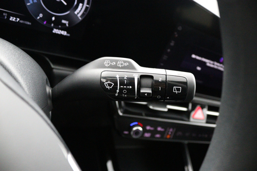 Kia Niro EV Light Edition 64.8 kWh - Navigatie - Climate Control - Apple Carplay/Android Auto - Fabrieksgarantie tot 05-2031 Kia Niro EV Light Edition 64.8 kWh - Navigatie - Climate Control - Apple Carplay/Android Auto - Fabrieksgarantie tot 05-2031