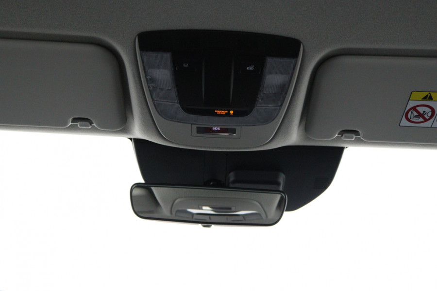 Kia Niro EV Light Edition 64.8 kWh - Navigatie - Climate Control - Apple Carplay/Android Auto - Fabrieksgarantie tot 05-2031 Kia Niro EV Light Edition 64.8 kWh - Navigatie - Climate Control - Apple Carplay/Android Auto - Fabrieksgarantie tot 05-2031