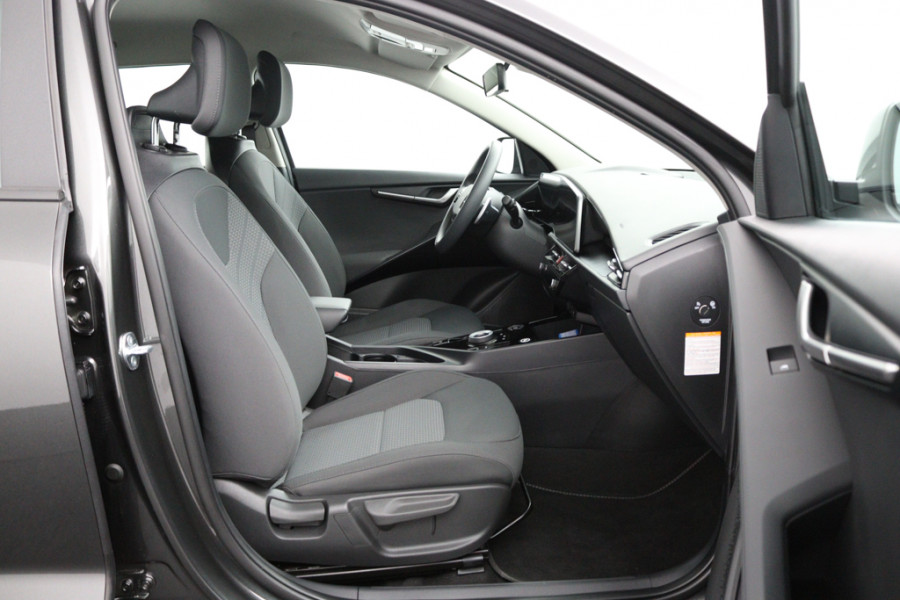 Kia Niro EV Light Edition 64.8 kWh - Navigatie - Climate Control - Apple Carplay/Android Auto - Fabrieksgarantie tot 05-2031 Kia Niro EV Light Edition 64.8 kWh - Navigatie - Climate Control - Apple Carplay/Android Auto - Fabrieksgarantie tot 05-2031