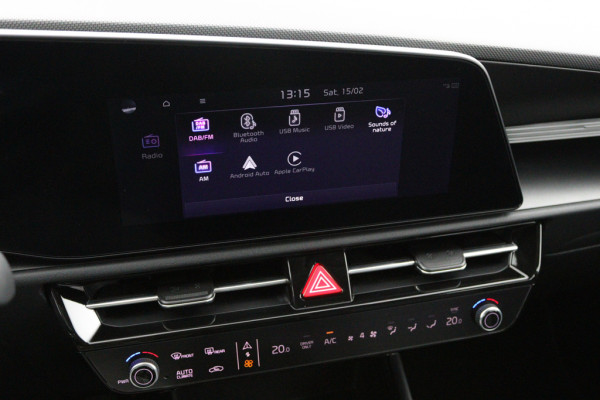 Kia Niro EV Light Edition 64.8 kWh - Navigatie - Climate Control - Apple Carplay/Android Auto - Fabrieksgarantie tot 05-2031 Kia Niro EV Light Edition 64.8 kWh - Navigatie - Climate Control - Apple Carplay/Android Auto - Fabrieksgarantie tot 05-2031