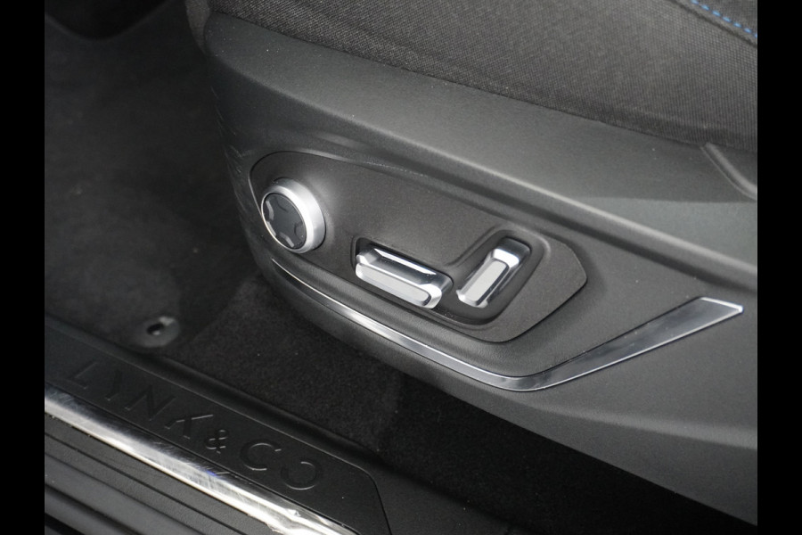 Lynk & Co 01 AUT-7 261pk PHEV Zwarte-Hemel Pano-Schuifdak Lmv 20" 360°Camera Apple Carplay Android Auto Adap.Cruise Navi Pdc Ecc Keyless Led  Elek.Memory.Stoel File assistent Dodehoek detector Elektrisch bedienbare achterklep Rijstrooksensor Wifi Verkeersbord detectie 425Nm koppel 3,7kw laadvermogen 1.800KG-Trekvermogen! €44.880 Nieuwprijs 1e Eigenaar Origineel NLse auto!