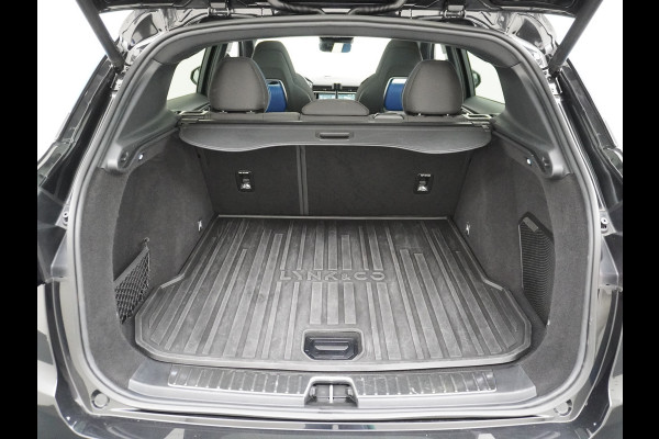 Lynk & Co 01 AUT-7 261pk PHEV Zwarte-Hemel Pano-Schuifdak Lmv 20" 360°Camera Apple Carplay Android Auto Adap.Cruise Navi Pdc Ecc Keyless Led  Elek.Memory.Stoel File assistent Dodehoek detector Elektrisch bedienbare achterklep Rijstrooksensor Wifi Verkeersbord detectie 425Nm koppel 3,7kw laadvermogen 1.800KG-Trekvermogen! €44.880 Nieuwprijs 1e Eigenaar Origineel NLse auto!