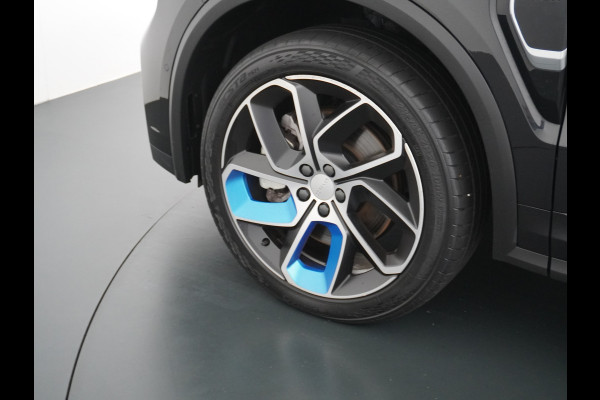 Lynk & Co 01 AUT-7 261pk PHEV Zwarte-Hemel Pano-Schuifdak Lmv 20" 360°Camera Apple Carplay Android Auto Adap.Cruise Navi Pdc Ecc Keyless Led  Elek.Memory.Stoel File assistent Dodehoek detector Elektrisch bedienbare achterklep Rijstrooksensor Wifi Verkeersbord detectie 425Nm koppel 3,7kw laadvermogen 1.800KG-Trekvermogen! €44.880 Nieuwprijs 1e Eigenaar Origineel NLse auto!