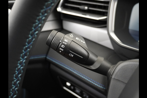 Lynk & Co 01 AUT-7 261pk PHEV Zwarte-Hemel Pano-Schuifdak Lmv 20" 360°Camera Apple Carplay Android Auto Adap.Cruise Navi Pdc Ecc Keyless Led  Elek.Memory.Stoel File assistent Dodehoek detector Elektrisch bedienbare achterklep Rijstrooksensor Wifi Verkeersbord detectie 425Nm koppel 3,7kw laadvermogen 1.800KG-Trekvermogen! €44.880 Nieuwprijs 1e Eigenaar Origineel NLse auto!