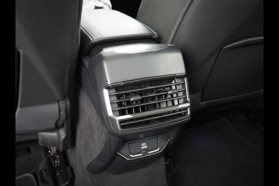 Lynk & Co 01 1.5 PHEV AUT-7 261pk Pano-Schuifdak Lmv 20" 360°Camera Apple Carplay Android Auto Adap.Cruise Navi Pdc Ecc Keyless Led Plug-In H Elek.Memory.Stoel File assistent Dodehoek detector Elektrisch bedienbare achterklep Rijstrooksensor Wifi Verkeersbord detectie 425Nm koppel 3,7kw laadvermogen €44.882 Nieuwprijs 1e Eigenaar Origineel NLse auto! Lynk & Co 01 1.5 PHEV AUT-7 261pk Pano-Schuifdak Lmv 20" 360°Camera Apple Carplay Android Auto Adap.Cruise Navi Pdc Ecc Keyless Led Plug-In H Elek.Memory.Stoel File assistent Dodehoek detector Elektrisch bedienbare achterklep Rijstrooksensor Wifi Verkeersbord detectie 425Nm koppel 3,7kw laadvermogen €44.882 Nieuwprijs 1e Eigenaar Origineel NLse auto!