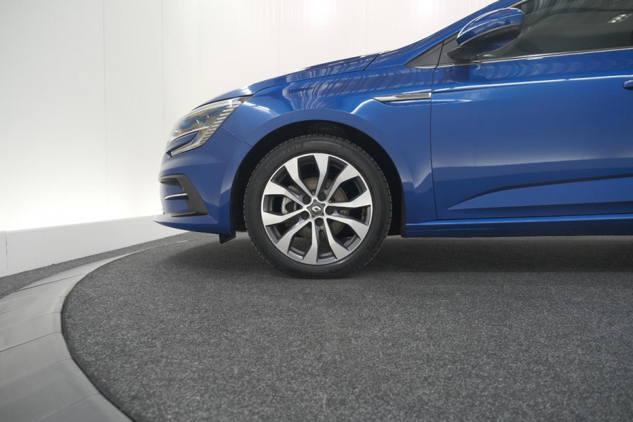 Renault MEGANE Estate TCe 140 EDC Techno | Trekhaak | Camera | Navigatie | 9.3 Inch Groot Scherm Renault MEGANE Estate TCe 140 EDC Techno | Trekhaak | Camera | Navigatie | 9.3 Inch Groot Scherm