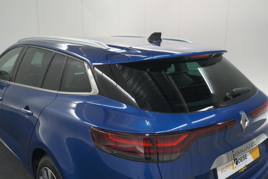 Renault MEGANE Estate TCe 140 EDC Techno | Trekhaak | Camera | Navigatie | 9.3 Inch Groot Scherm Renault MEGANE Estate TCe 140 EDC Techno | Trekhaak | Camera | Navigatie | 9.3 Inch Groot Scherm
