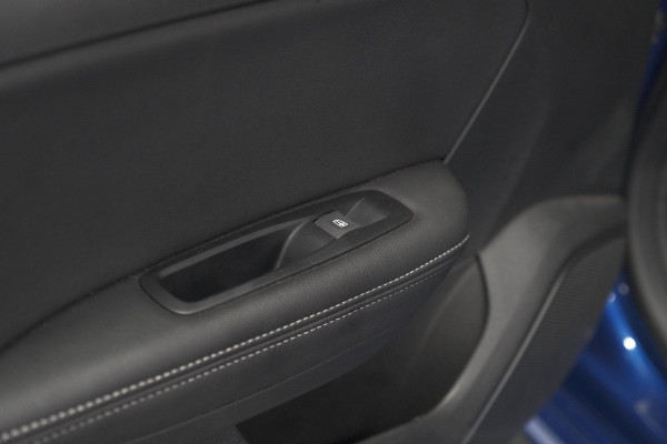 Renault MEGANE Estate TCe 140 EDC Techno | Trekhaak | Camera | Navigatie | 9.3 Inch Groot Scherm Renault MEGANE Estate TCe 140 EDC Techno | Trekhaak | Camera | Navigatie | 9.3 Inch Groot Scherm