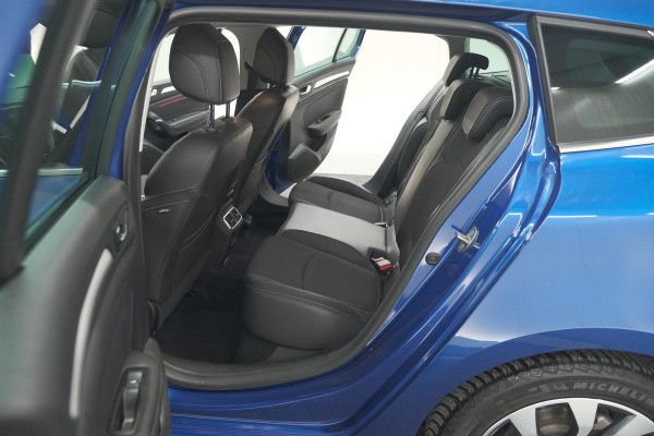 Renault MEGANE Estate TCe 140 EDC Techno | Trekhaak | Camera | Navigatie | 9.3 Inch Groot Scherm Renault MEGANE Estate TCe 140 EDC Techno | Trekhaak | Camera | Navigatie | 9.3 Inch Groot Scherm