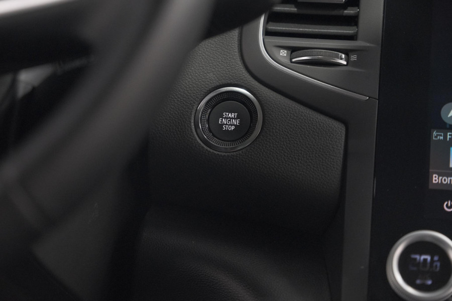 Renault MEGANE Estate TCe 140 EDC Techno | Trekhaak | Camera | Navigatie | 9.3 Inch Groot Scherm Renault MEGANE Estate TCe 140 EDC Techno | Trekhaak | Camera | Navigatie | 9.3 Inch Groot Scherm