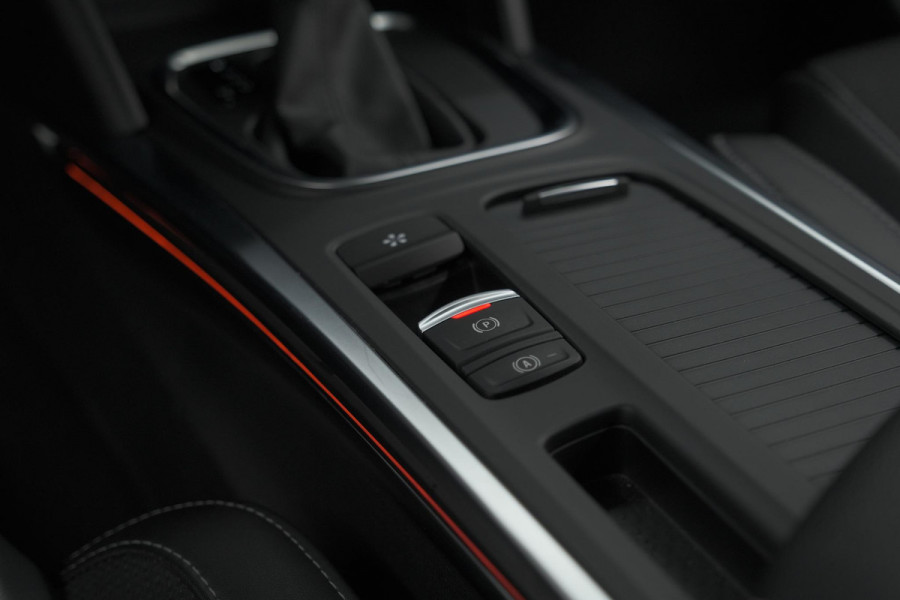 Renault MEGANE Estate TCe 140 EDC Techno | Trekhaak | Camera | Navigatie | 9.3 Inch Groot Scherm Renault MEGANE Estate TCe 140 EDC Techno | Trekhaak | Camera | Navigatie | 9.3 Inch Groot Scherm