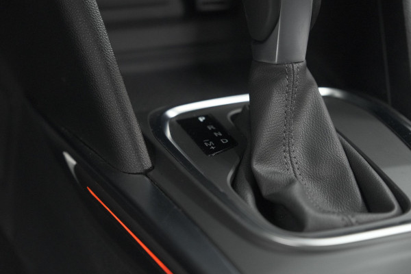 Renault MEGANE Estate TCe 140 EDC Techno | Trekhaak | Camera | Navigatie | 9.3 Inch Groot Scherm Renault MEGANE Estate TCe 140 EDC Techno | Trekhaak | Camera | Navigatie | 9.3 Inch Groot Scherm