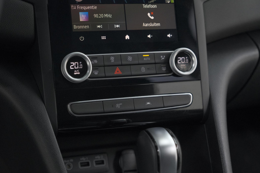 Renault MEGANE Estate TCe 140 EDC Techno | Trekhaak | Camera | Navigatie | 9.3 Inch Groot Scherm Renault MEGANE Estate TCe 140 EDC Techno | Trekhaak | Camera | Navigatie | 9.3 Inch Groot Scherm