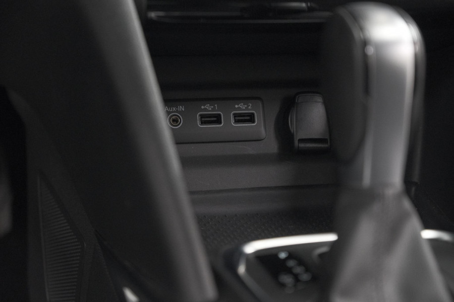 Renault MEGANE Estate TCe 140 EDC Techno | Trekhaak | Camera | Navigatie | 9.3 Inch Groot Scherm Renault MEGANE Estate TCe 140 EDC Techno | Trekhaak | Camera | Navigatie | 9.3 Inch Groot Scherm