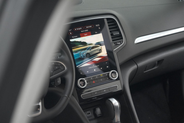 Renault MEGANE Estate TCe 140 EDC Techno | Trekhaak | Camera | Navigatie | 9.3 Inch Groot Scherm Renault MEGANE Estate TCe 140 EDC Techno | Trekhaak | Camera | Navigatie | 9.3 Inch Groot Scherm