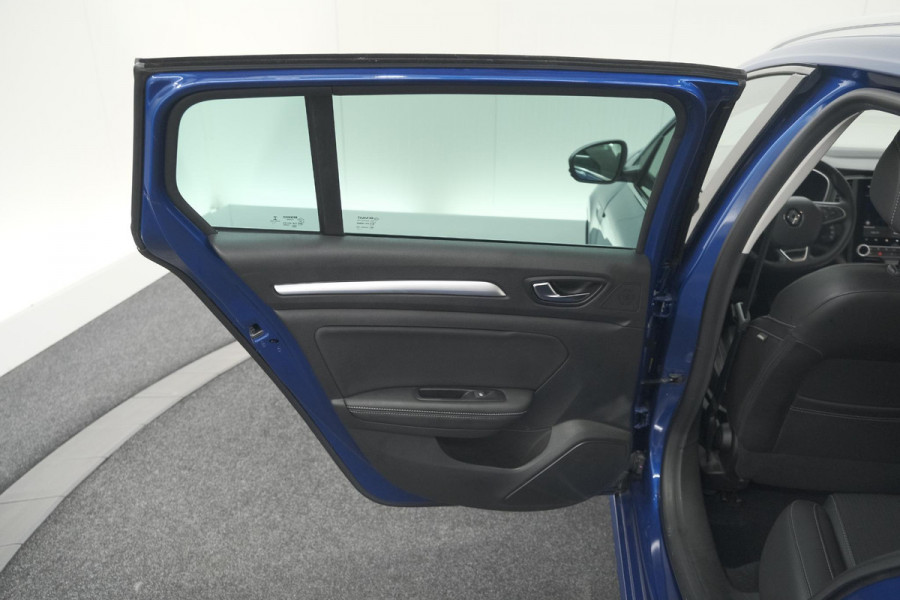 Renault MEGANE Estate TCe 140 EDC Techno | Trekhaak | Camera | Navigatie | 9.3 Inch Groot Scherm Renault MEGANE Estate TCe 140 EDC Techno | Trekhaak | Camera | Navigatie | 9.3 Inch Groot Scherm