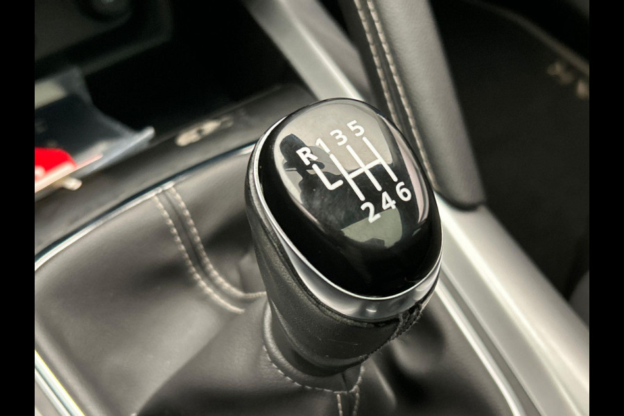 Renault Kadjar 1.6 TCe Intens 163PK Trekhaak Pano/dak Navigatie Origineel NL Renault Kadjar 1.6 TCe Intens 163PK Trekhaak Pano/dak Navigatie Origineel NL