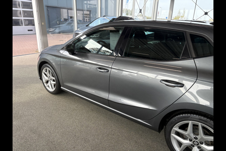 Seat Ibiza 1.0 TSi FR Business Intense CAMERA/LED/CARPLAY/NAVI/ADAPT.CRUISE/TREKHAAK Seat Ibiza 1.0 TSi FR Business Intense CAMERA/LED/CARPLAY/NAVI/ADAPT.CRUISE/TREKHAAK