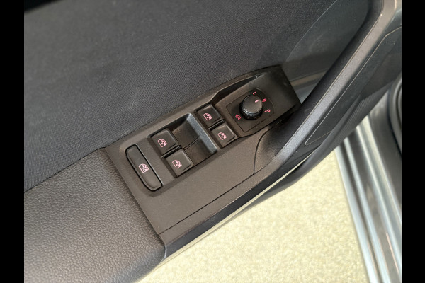 Seat Ibiza 1.0 TSi FR Business Intense CAMERA/LED/CARPLAY/NAVI/ADAPT.CRUISE/TREKHAAK Seat Ibiza 1.0 TSi FR Business Intense CAMERA/LED/CARPLAY/NAVI/ADAPT.CRUISE/TREKHAAK