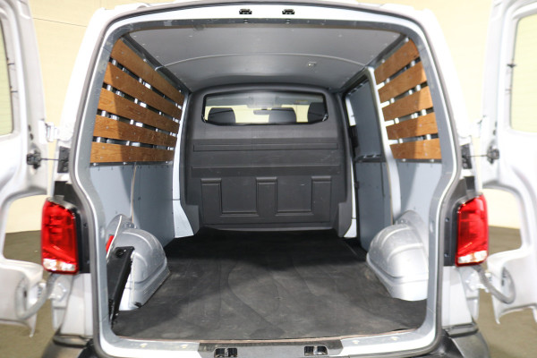 Volkswagen Transporter 2.0 TDI L1 H1 110pk Airco Navigatie Trekhaak