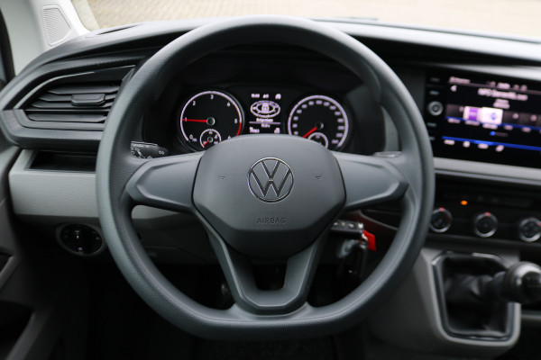Volkswagen Transporter 2.0 TDI L1 H1 110pk Airco Navigatie Trekhaak