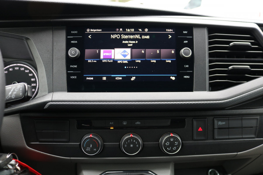 Volkswagen Transporter 2.0 TDI L1 H1 110pk Airco Navigatie Trekhaak