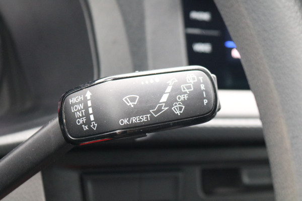 Volkswagen Transporter 2.0 TDI L1 H1 110pk Airco Navigatie Trekhaak