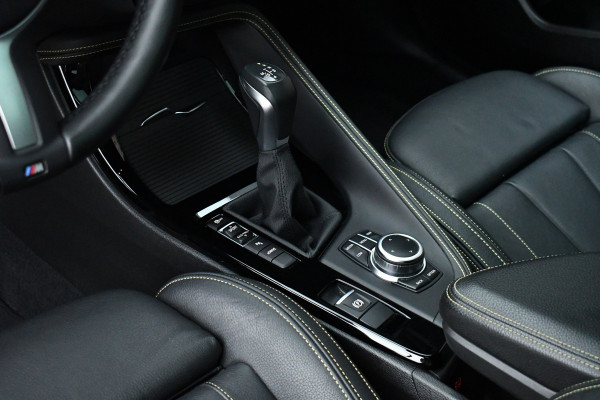 BMW X2 xDrive25e M-Sport Goldplay Pano ACC HUD Camera M-zetels