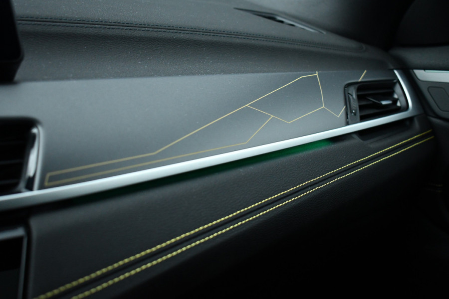 BMW X2 xDrive25e M-Sport Goldplay Pano ACC HUD Camera M-zetels