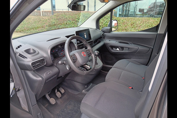 Fiat Doblò 1.5D 100pk L1 1000kg, 3-zitter, Airco, PDC, Camera, Trekhaak incl. 12 mnd BOVAG-garantie Fiat Doblò 1.5D 100pk L1 1000kg, 3-zitter, Airco, PDC, Camera, Trekhaak incl. 12 mnd BOVAG-garantie