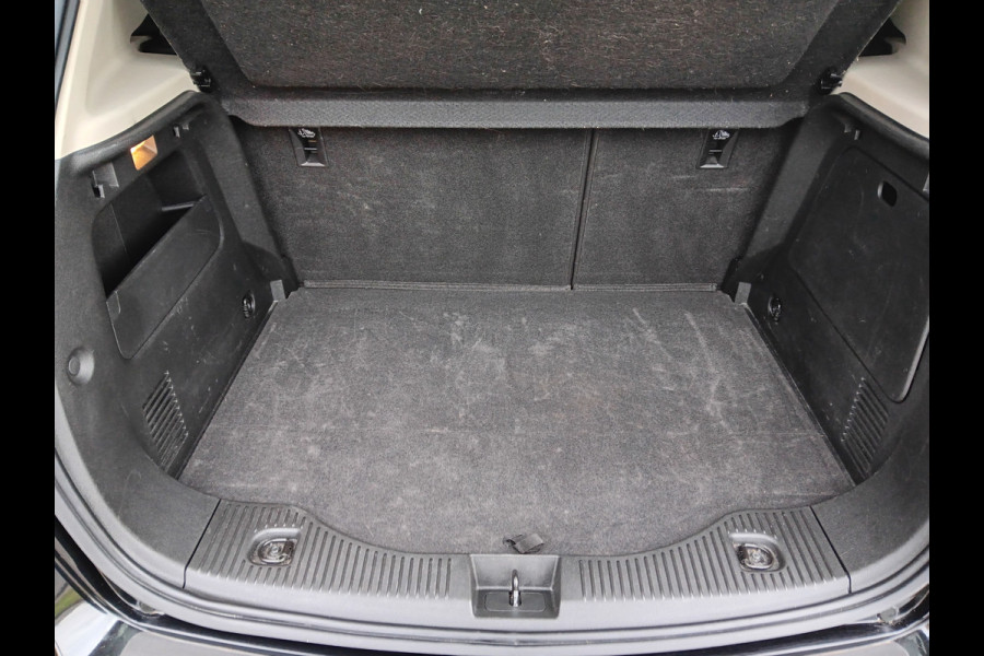 Opel Mokka X 1.4 Turbo Innovation, 18" LMV / NAVIGATIE / CAMERA / AIRCO / PDC / incl. 12 MND BOVAGGARANTIE Opel Mokka X 1.4 Turbo Innovation, 18" LMV / NAVIGATIE / CAMERA / AIRCO / PDC / incl. 12 MND BOVAGGARANTIE