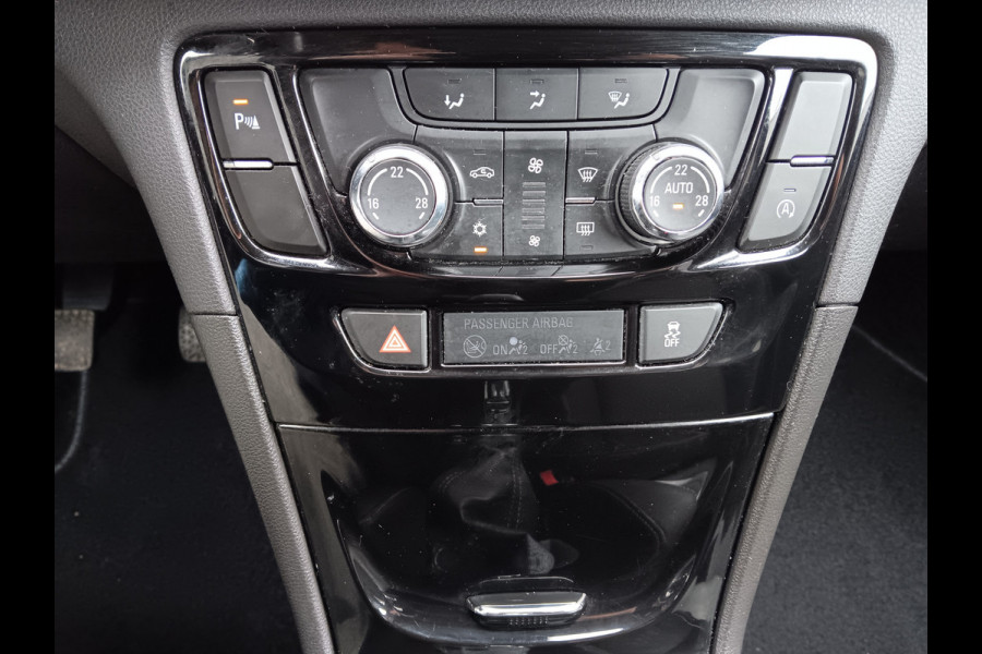 Opel Mokka X 1.4 Turbo Innovation, 18" LMV / NAVIGATIE / CAMERA / AIRCO / PDC / incl. 12 MND BOVAGGARANTIE Opel Mokka X 1.4 Turbo Innovation, 18" LMV / NAVIGATIE / CAMERA / AIRCO / PDC / incl. 12 MND BOVAGGARANTIE