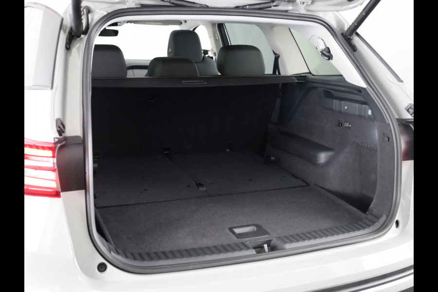 Škoda Kodiaq 1.5 TSI MHEV Business Edition 7p. 150 pk Automaat (DSG) | 7-Persoons | Panoramadak | Led Matrix | Trekhaak (wegklapbaar) | Adaptive Cruise | Dode hoek sensoren | Elek. stoel Škoda Kodiaq 1.5 TSI MHEV Business Edition 7p. 150 pk Automaat (DSG) | 7-Persoons | Panoramadak | Led Matrix | Trekhaak (wegklapbaar) | Adaptive Cruise | Dode hoek sensoren | Elek. stoel