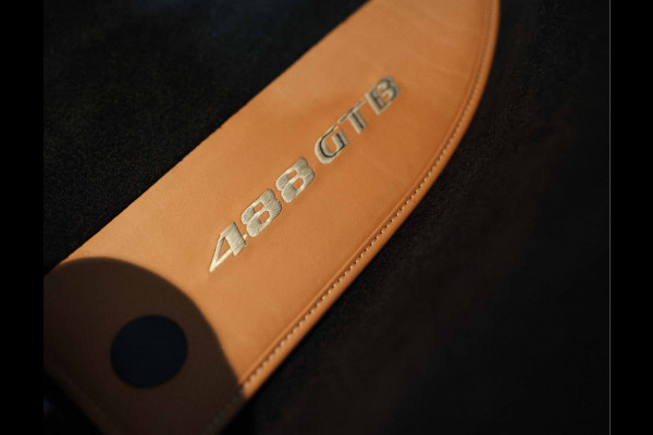 Ferrari 488 3.9 GTB HELE | Rosso Fuoco - Historie - Cuoio