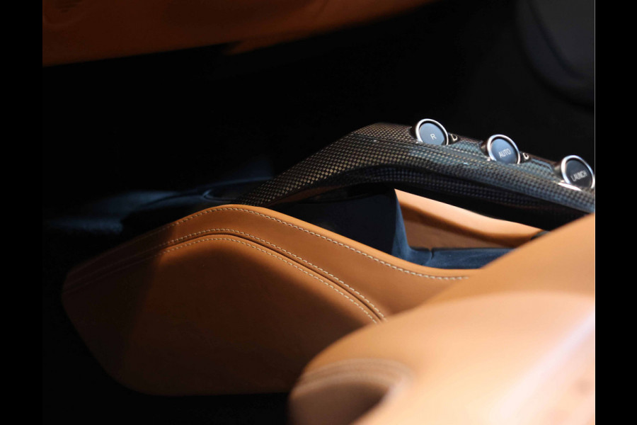 Ferrari 488 3.9 GTB HELE | Rosso Fuoco - Historie - Cuoio