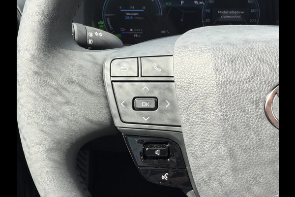 Toyota C-HR 2.0 Plug-in Hybrid 220 Dynamic | ACC | Camera | Navi XL | Keyless | Winter-Pakket | 18 inch Toyota C-HR 2.0 Plug-in Hybrid 220 Dynamic | ACC | Camera | Navi XL | Keyless | Winter-Pakket | 18 inch