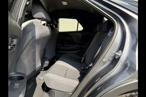 Toyota C-HR 2.0 Plug-in Hybrid 220 Dynamic | ACC | Camera | Navi XL | Keyless | Winter-Pakket | 18 inch Toyota C-HR 2.0 Plug-in Hybrid 220 Dynamic | ACC | Camera | Navi XL | Keyless | Winter-Pakket | 18 inch